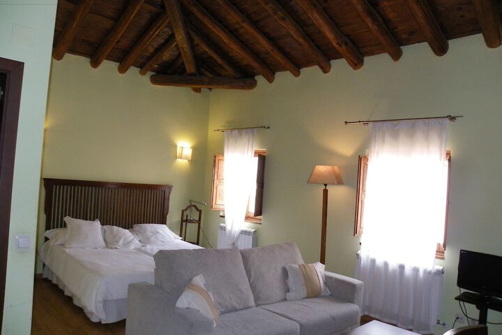 Room 9 of 40