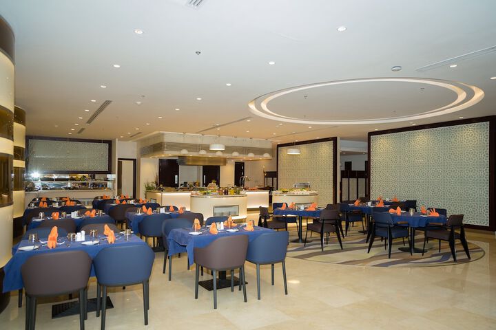 Dining 78 of 109