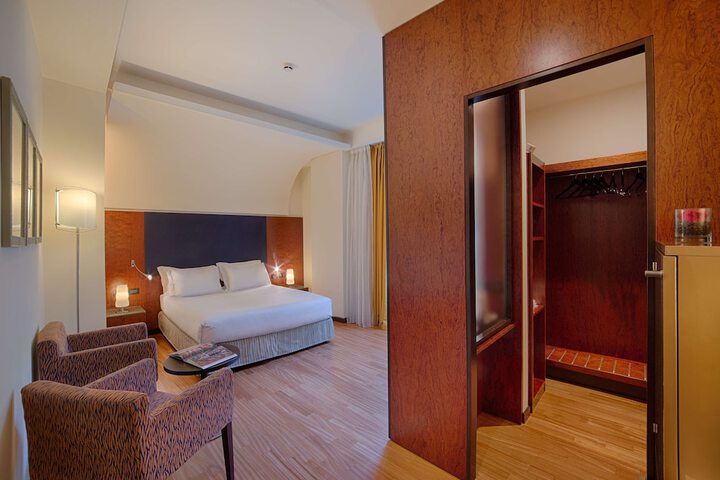 Room 9 of 52