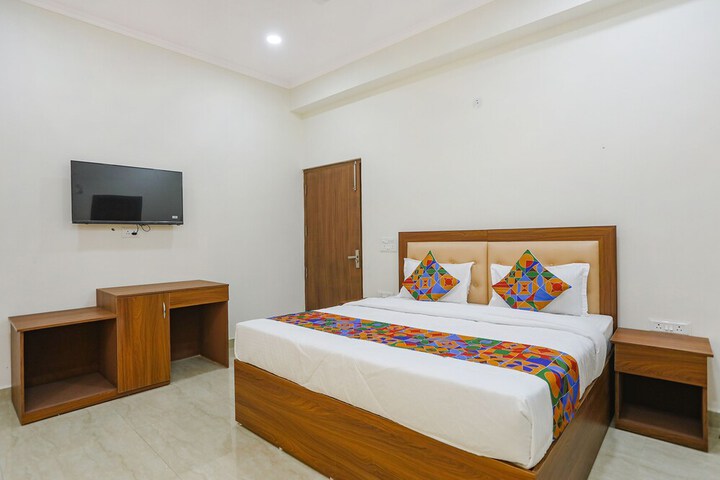 Room 19 of 30