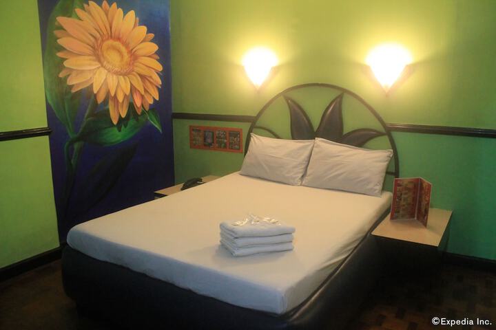 Room 5 of 28