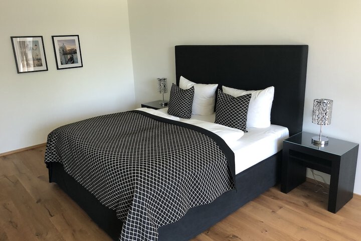 Room 10 of 62