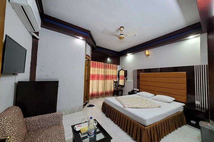 Room 33 of 58