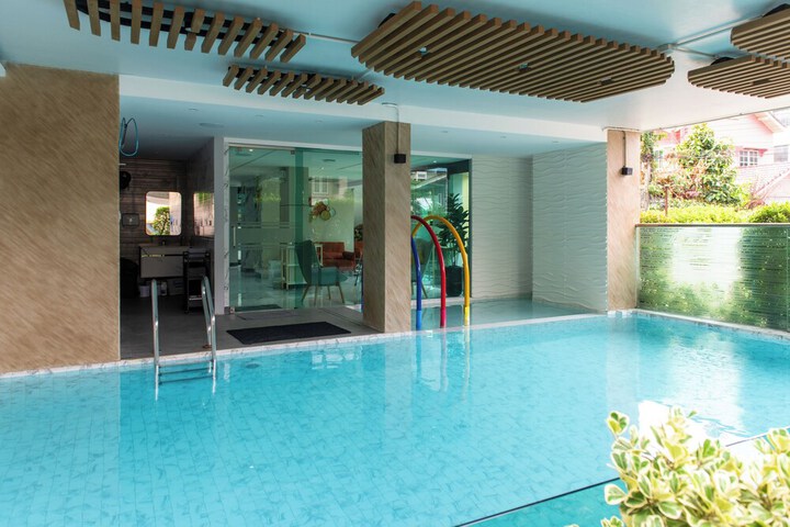 Pool 40 of 53