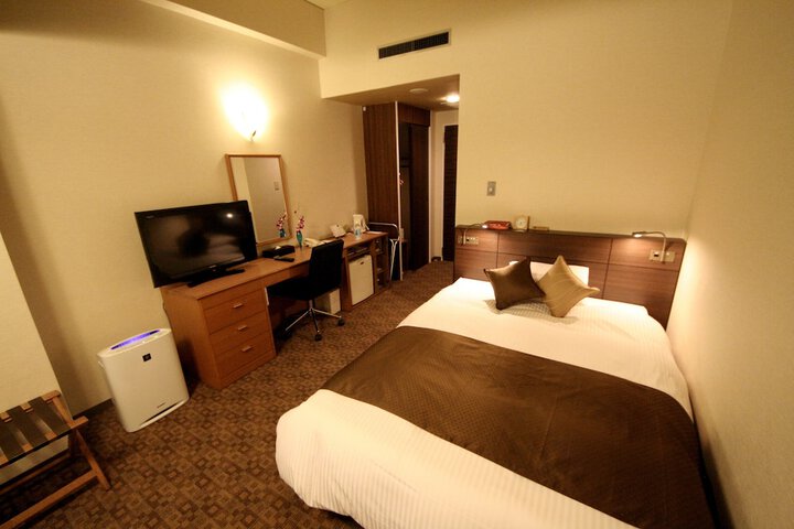 Room 15 of 110