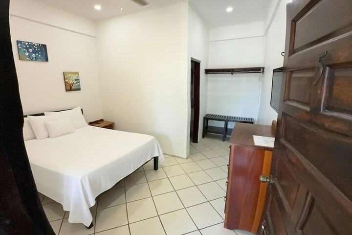 Room 3 of 41