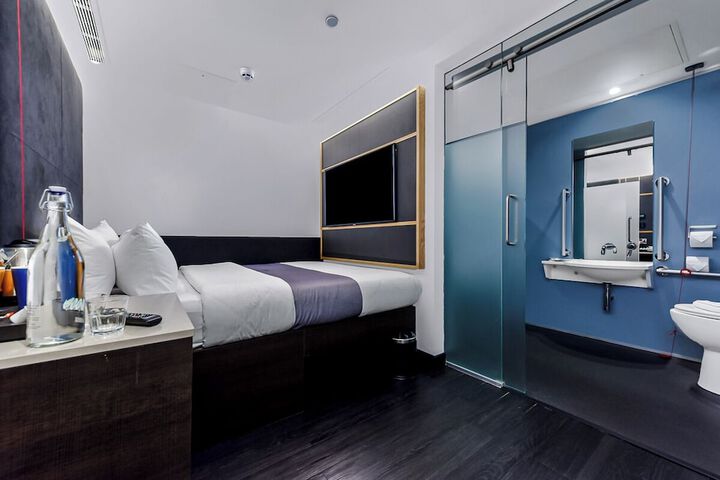 Room 9 of 52