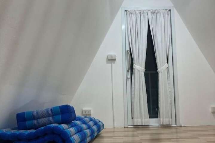 Room 27 of 47