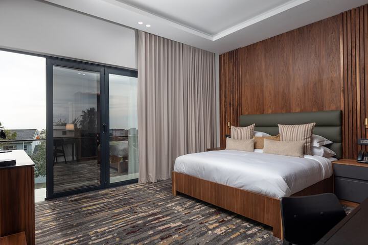 Room 10 of 38