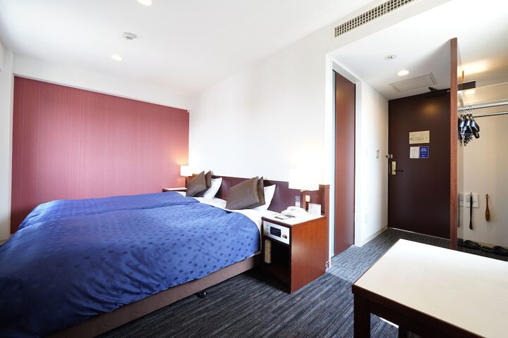 Room 8 of 45