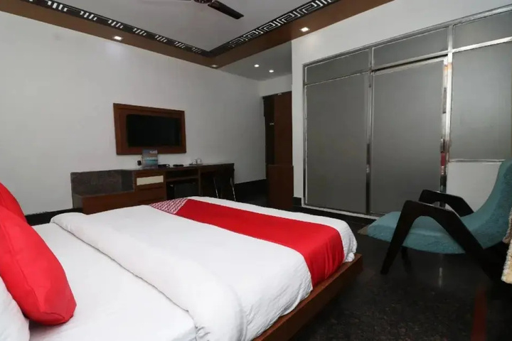 Room 7 of 13