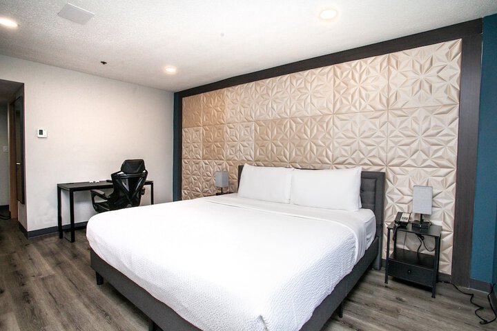 Room 70 of 175
