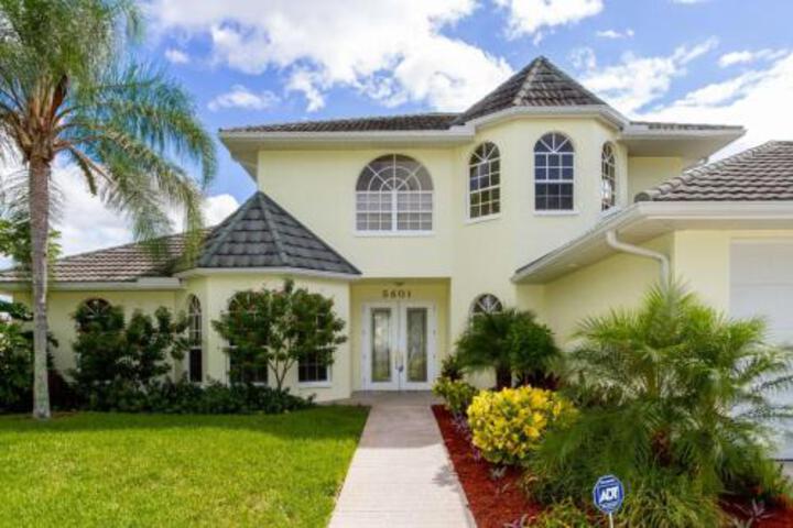 Marina Bay in Cape Coral, FL