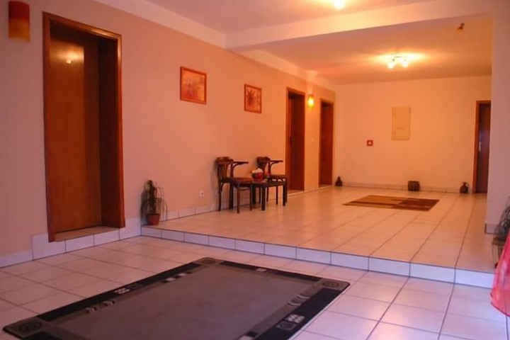 Ballroom/Hall 16 of 20