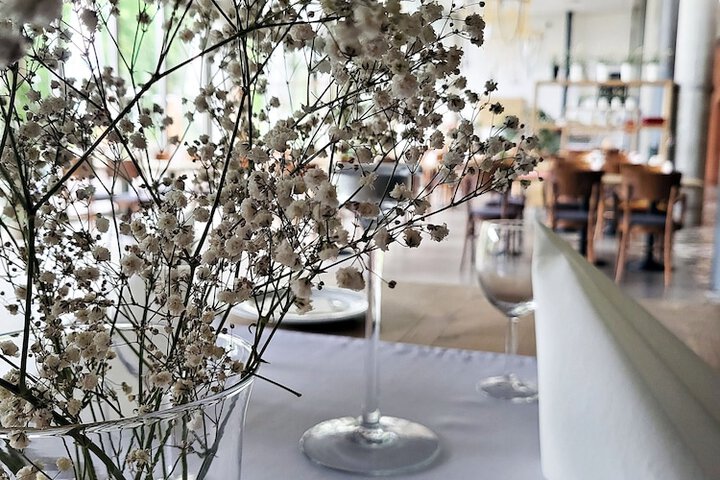 Dining 76 of 128