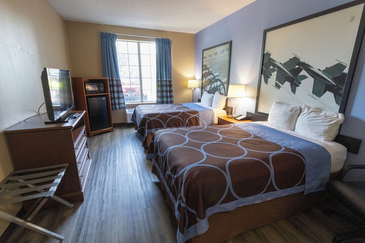 2 Double Beds (15 of 21)