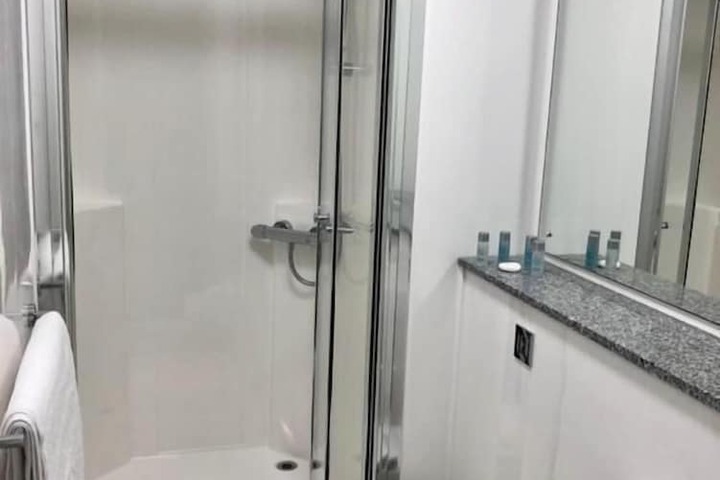 Room 10 of 15