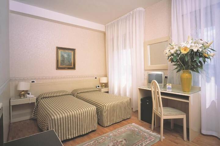 Room 41 of 69