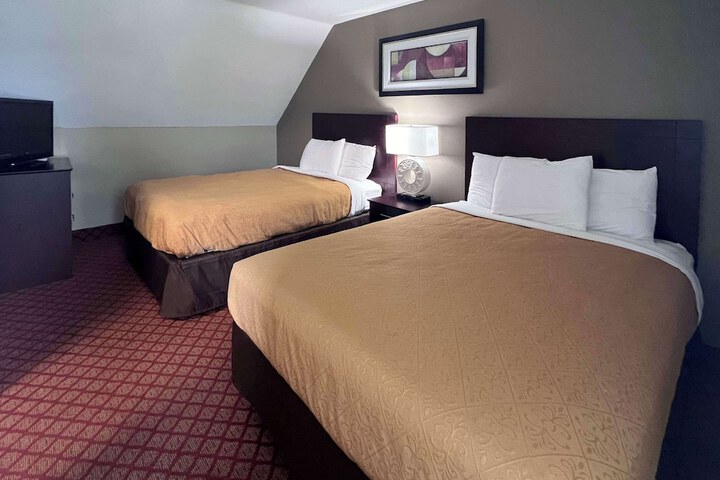 1 King Bed 1 Double Bed (9 of 16)