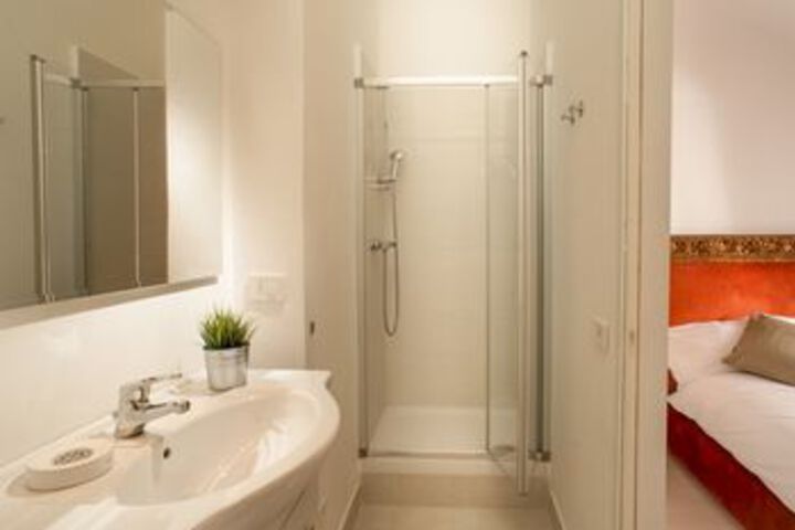 Room 2 of 20