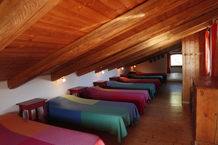 Room 5 of 32