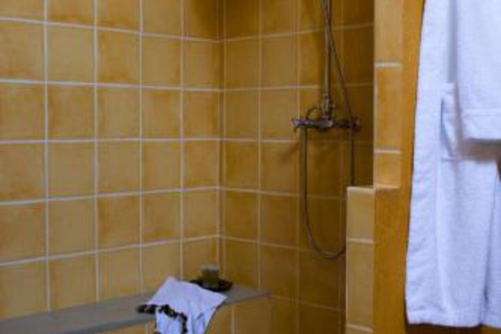 General 32 of 34