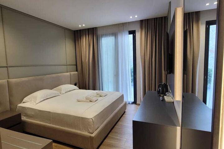 Room 4 of 54