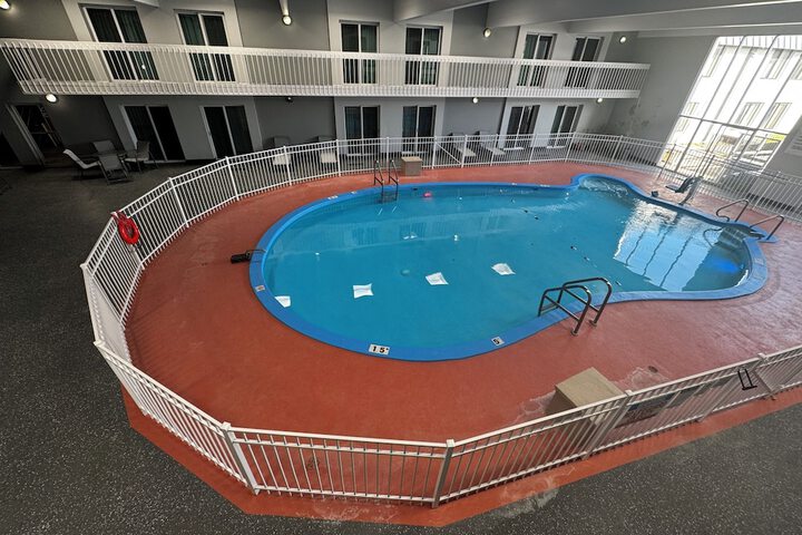 Pool 12 of 21