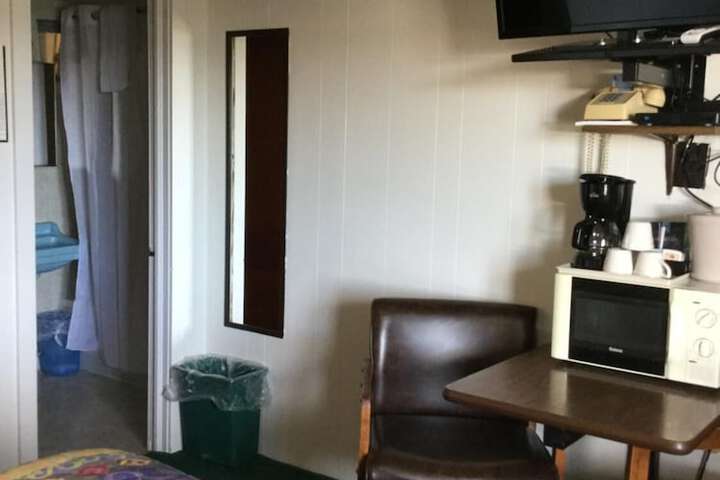 Room 4 of 21