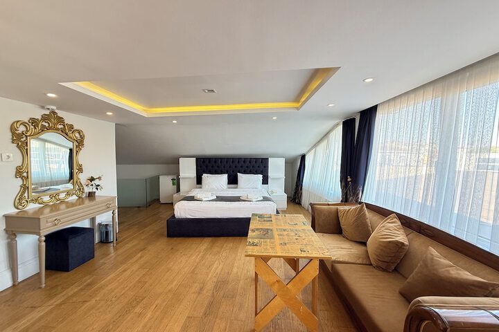 Room 34 of 84