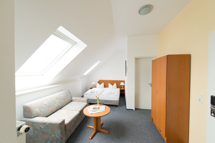 Room 10 of 42