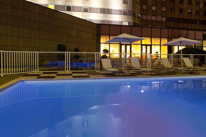 Hotel Pool