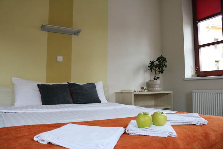 Room 6 of 43