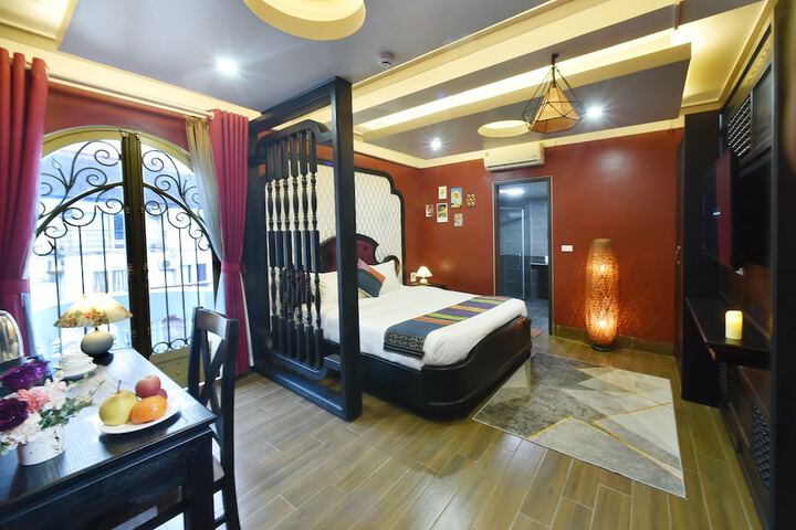 Room 13 of 64