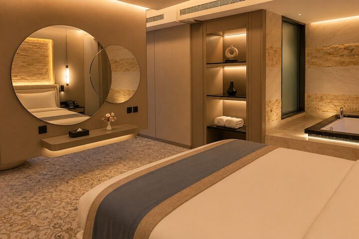Room 4 of 32