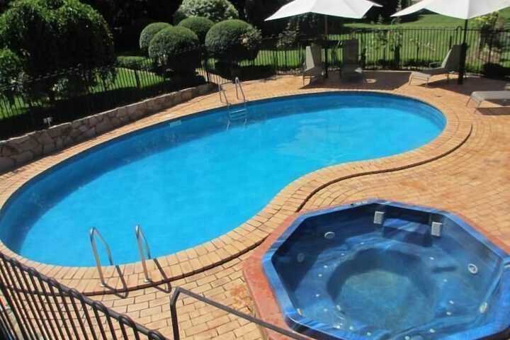 Pool 35 of 59