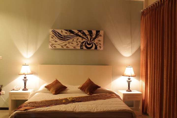 Room 10 of 27