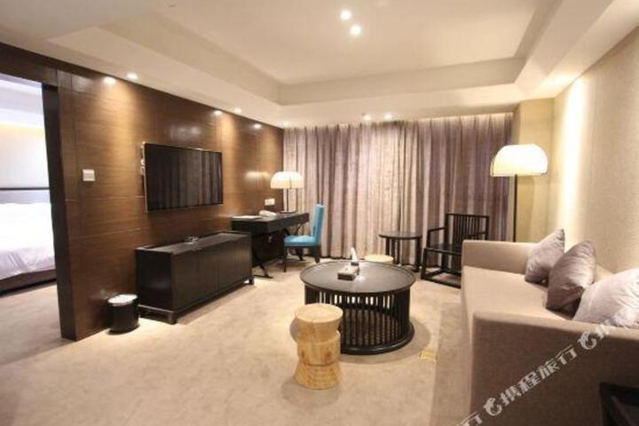 Chenxi Fengqing Hotel