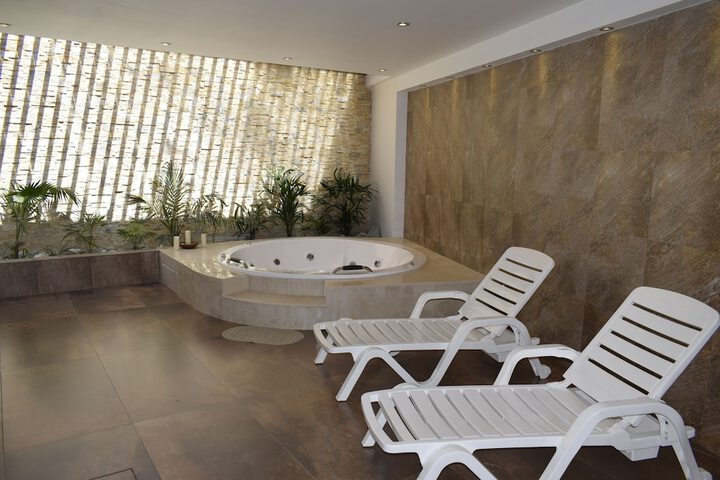 Spa 7 of 10
