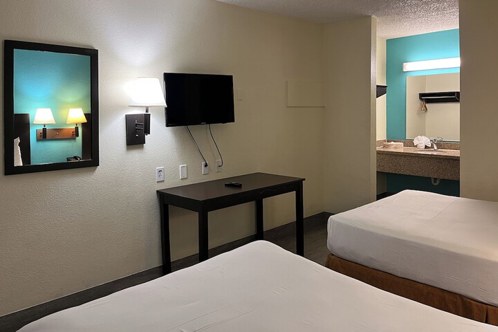 Room 6 of 26