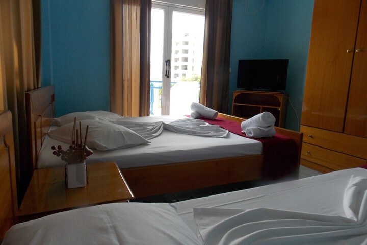 Room 21 of 74