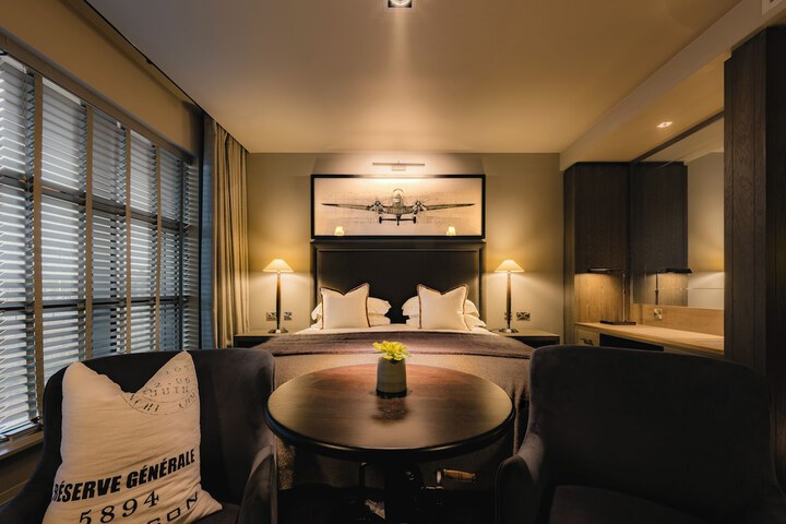 Room 18 of 109
