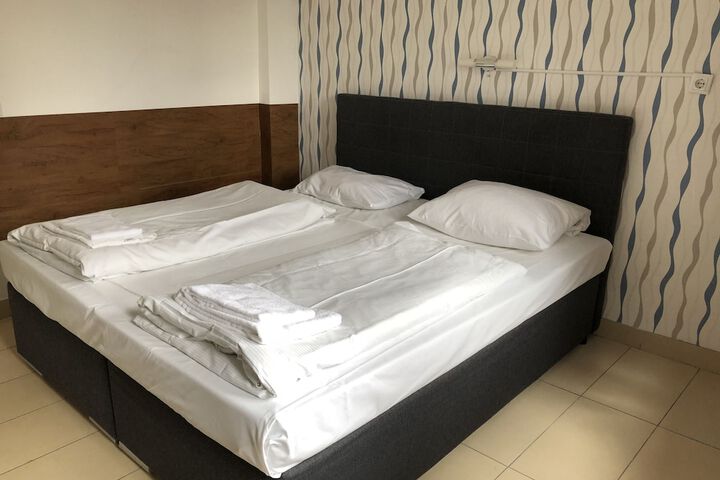 Room 5 of 31
