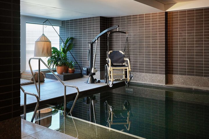 Pool 32 of 64