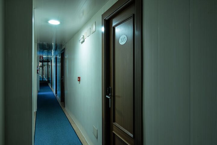 Ballroom/Hall 12 of 14