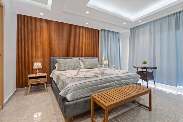 Room 4 of 62