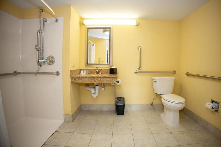 Room 18 of 27