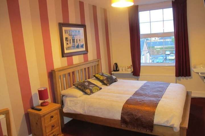 Room 4 of 27