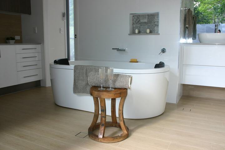 Room 2 of 8