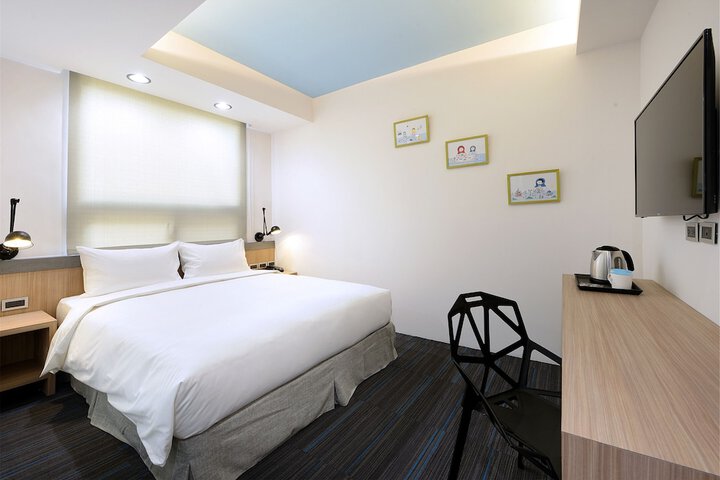 Room 8 of 45